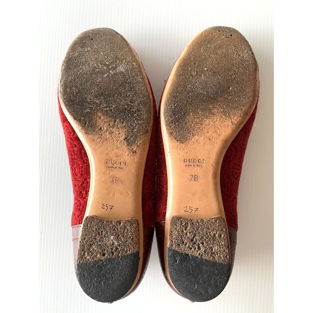 Gucci Burgundy Red Textured Ballet Flat with Gold Buckle - Picture 9 of 11